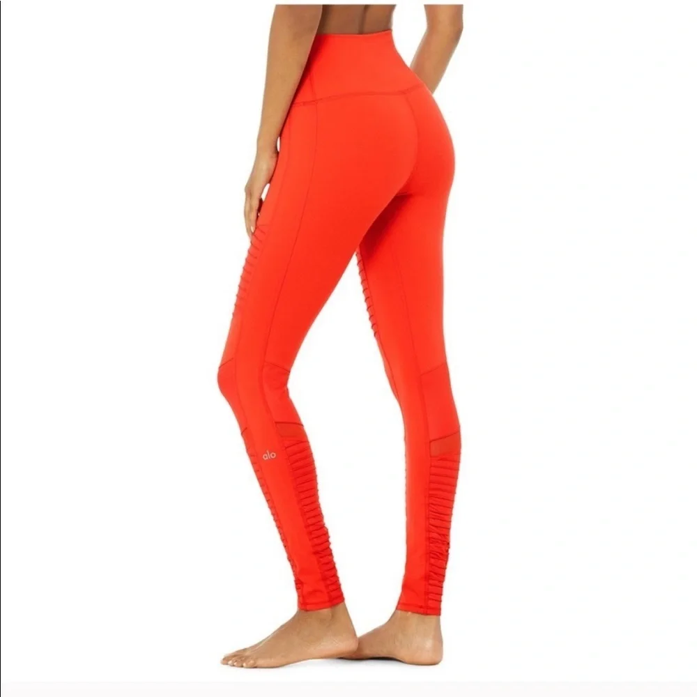 ALO Yoga Airbrush Moto High Waist 7/8 Leggings Cherry Red NWT